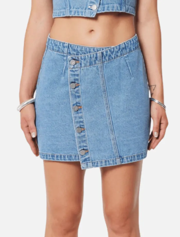 aline_wrap_skirt_gigi__mi_1.webp Abrand Aline Wrap Skirt Gigi - Mid Blue< Denim | Skirts
