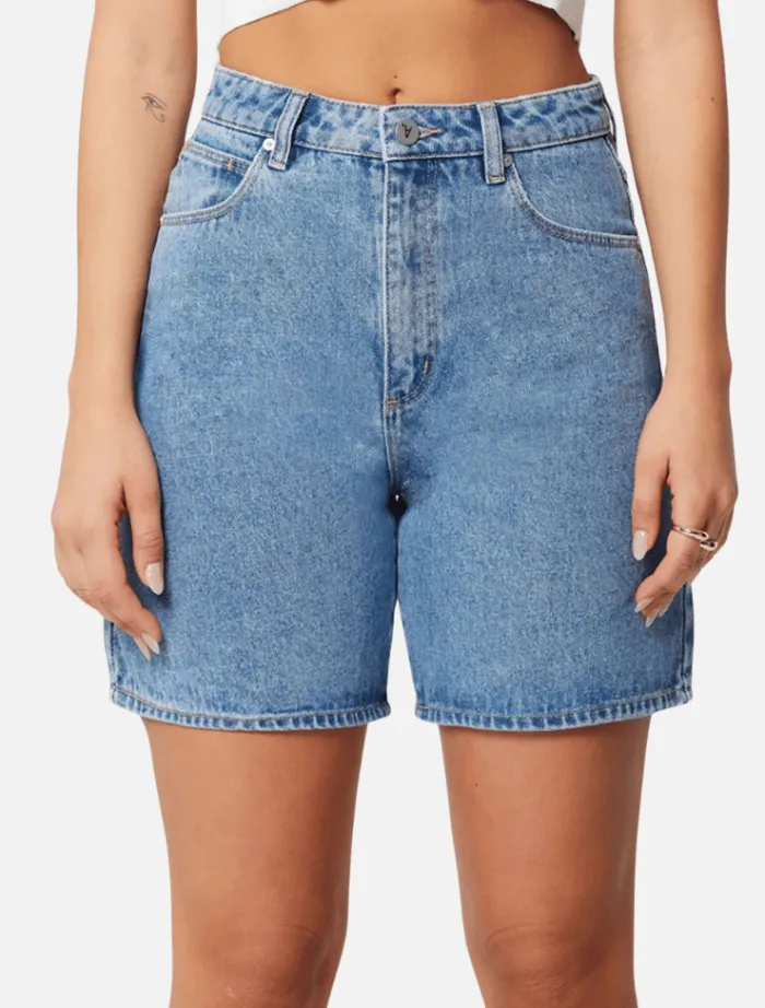 carrie_short__naomi_1.webp Abrand Carrie Short - Naomi< Denim | Shorts