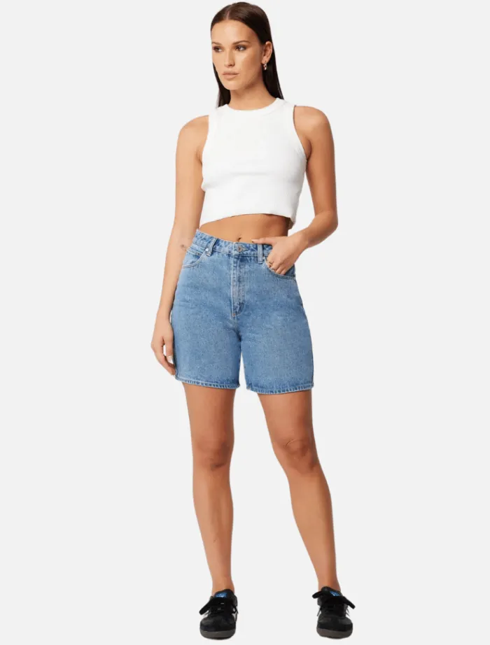 carrie_short__naomi_2.webp Abrand Carrie Short - Naomi< Denim | Shorts