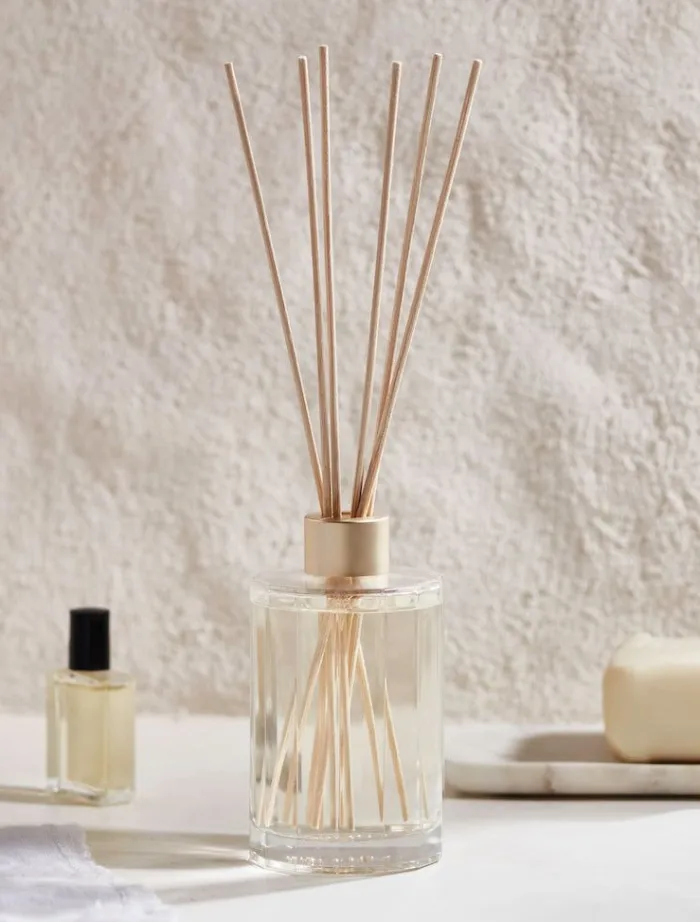 cotton_flower_amp_freesia_1.webp Circa Home Cotton Flower & Freesia Fragrance Diffuser 250ml< Diffusers | Tops