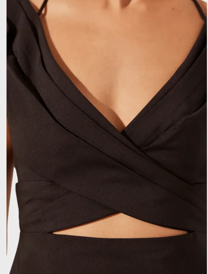 cross_front_ruched_maxi_d_4.webp Shona Joy Cross Front Ruched Maxi Dress - Black< Midi Dresses | Skirts