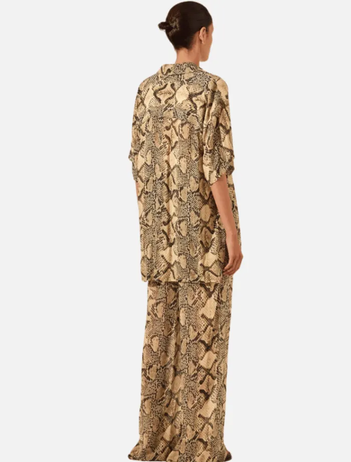 hadiya_side_split_short_s_2.webp Shona Joy Hadiya Side Split Short Sleeve Shirt - Almond/Multi< Shorts | Shirts