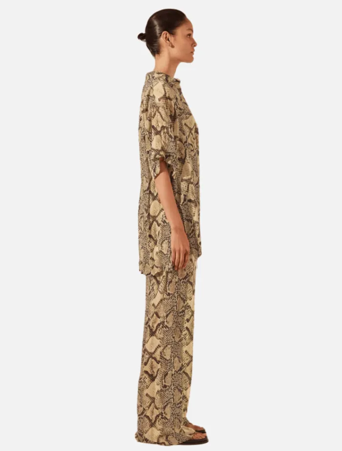 hadiya_side_split_short_s_4.webp Shona Joy Hadiya Side Split Short Sleeve Shirt - Almond/Multi< Shorts | Shirts