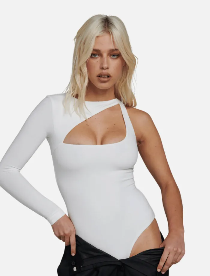 kylian_bodysuit__white_1.webp Bayse Kylian Bodysuit - White< Long Sleeve Dresses | Midi Dresses