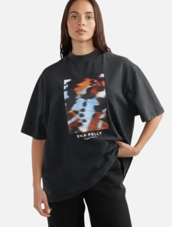 Ena Pelly Papillon Tee -Vintage Black< Shorts