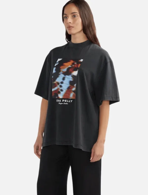 Ena Pelly Papillon Tee -Vintage Black< Shorts