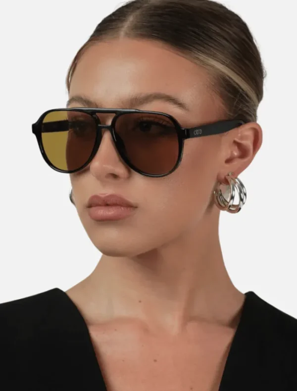Otra Stevie - Black/ Olive< Sunglasses | Uv Protection