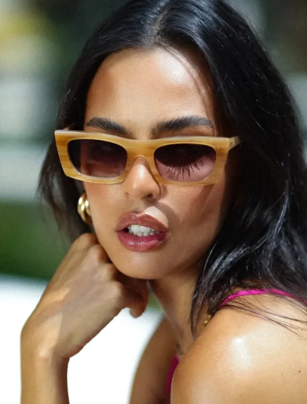 Banbe Eyewear The Crawford - Sand Tort/ Oat Fade< Sunglasses | Uv Protection