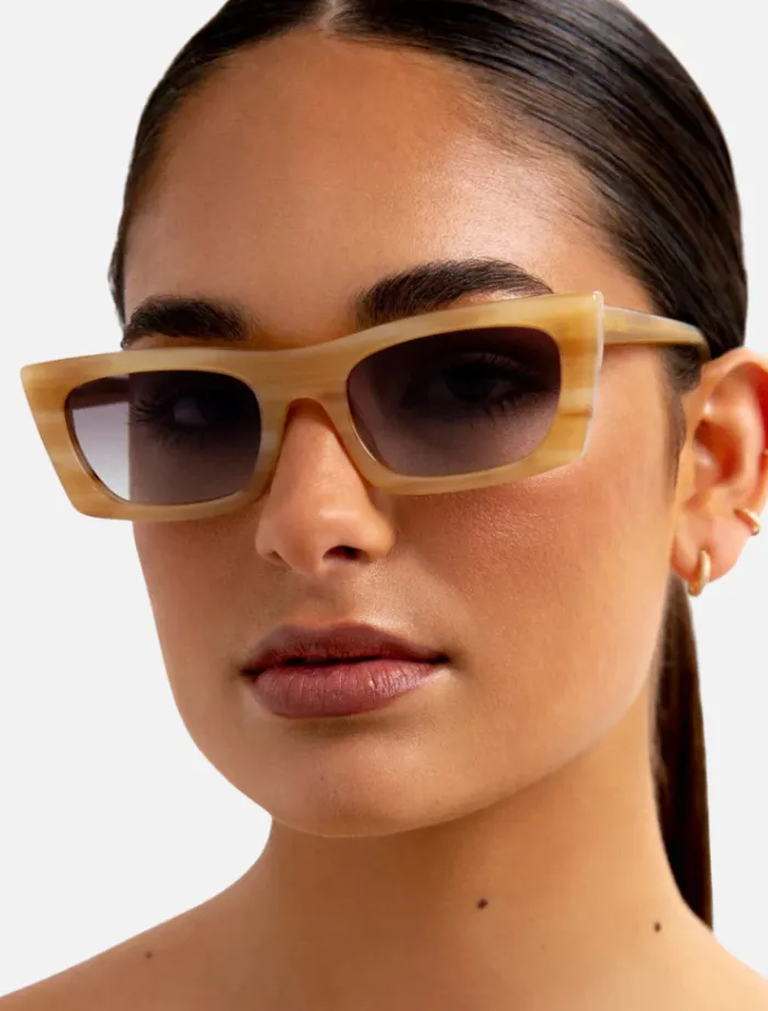 the_crawford__sand_tort_o_3.webp Banbe Eyewear The Crawford - Sand Tort/ Oat Fade< Sunglasses | Uv Protection