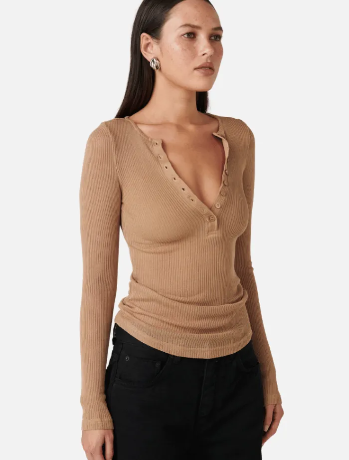 xavier_button_top__latte_4.webp Bayse Xavier Button Top - Latte< Pants | Knitwear